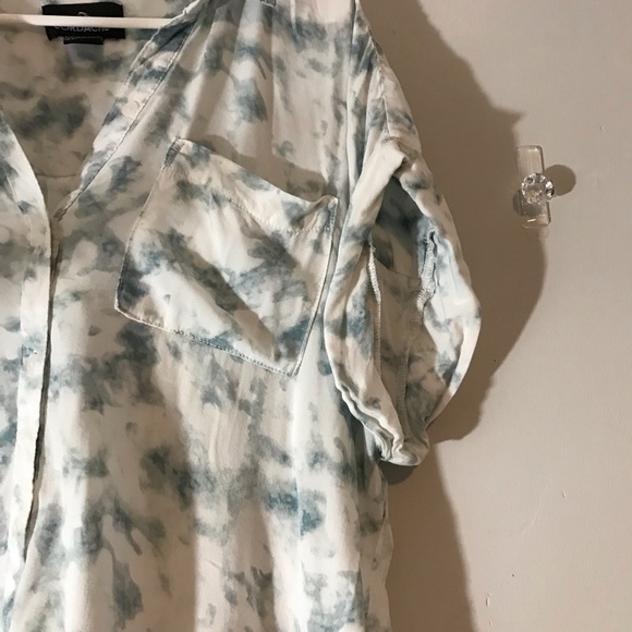 Jordache button up tshirt - Picture 3 of 3